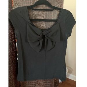 Black scoop neck with bow